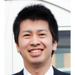 秋山やすのぶ